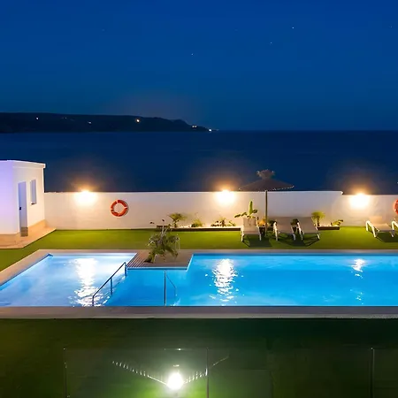Con Piscina Compartida Y Parking Gratis Cerca De Tartessus דירה *